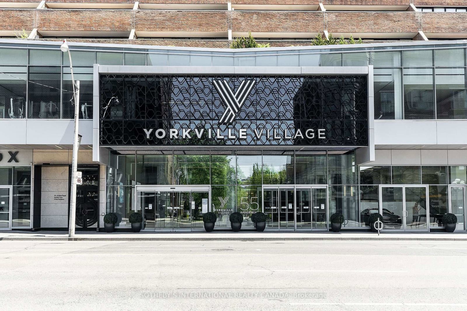 #408 - 55A Avenue Road