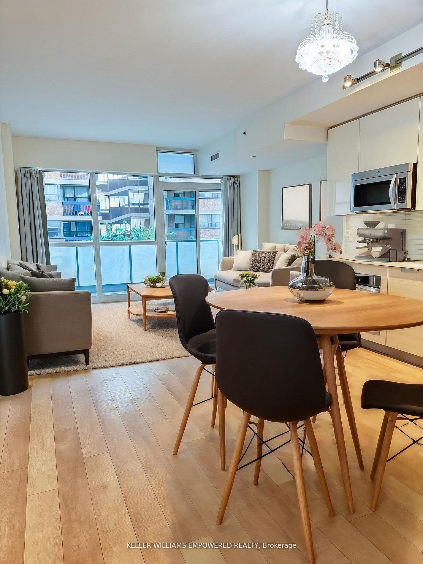 #406 - 210 Simcoe Street