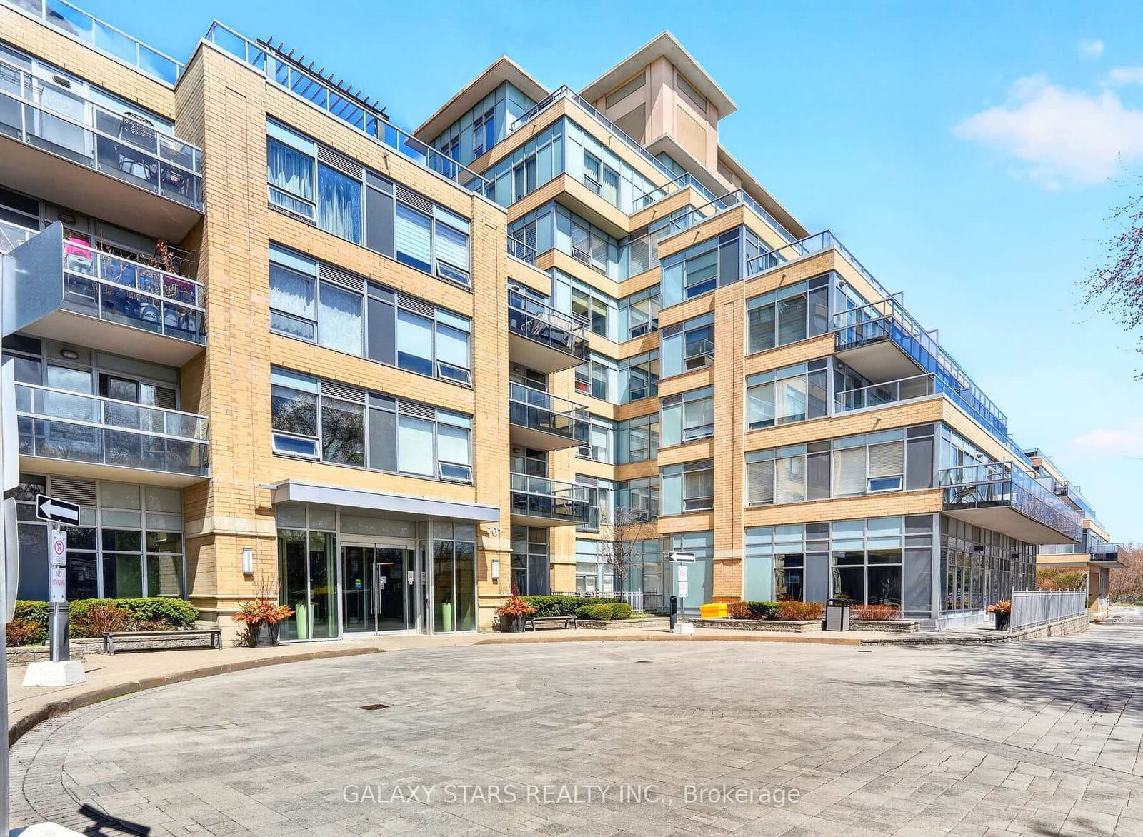 #323 - 701 Sheppard Avenue W