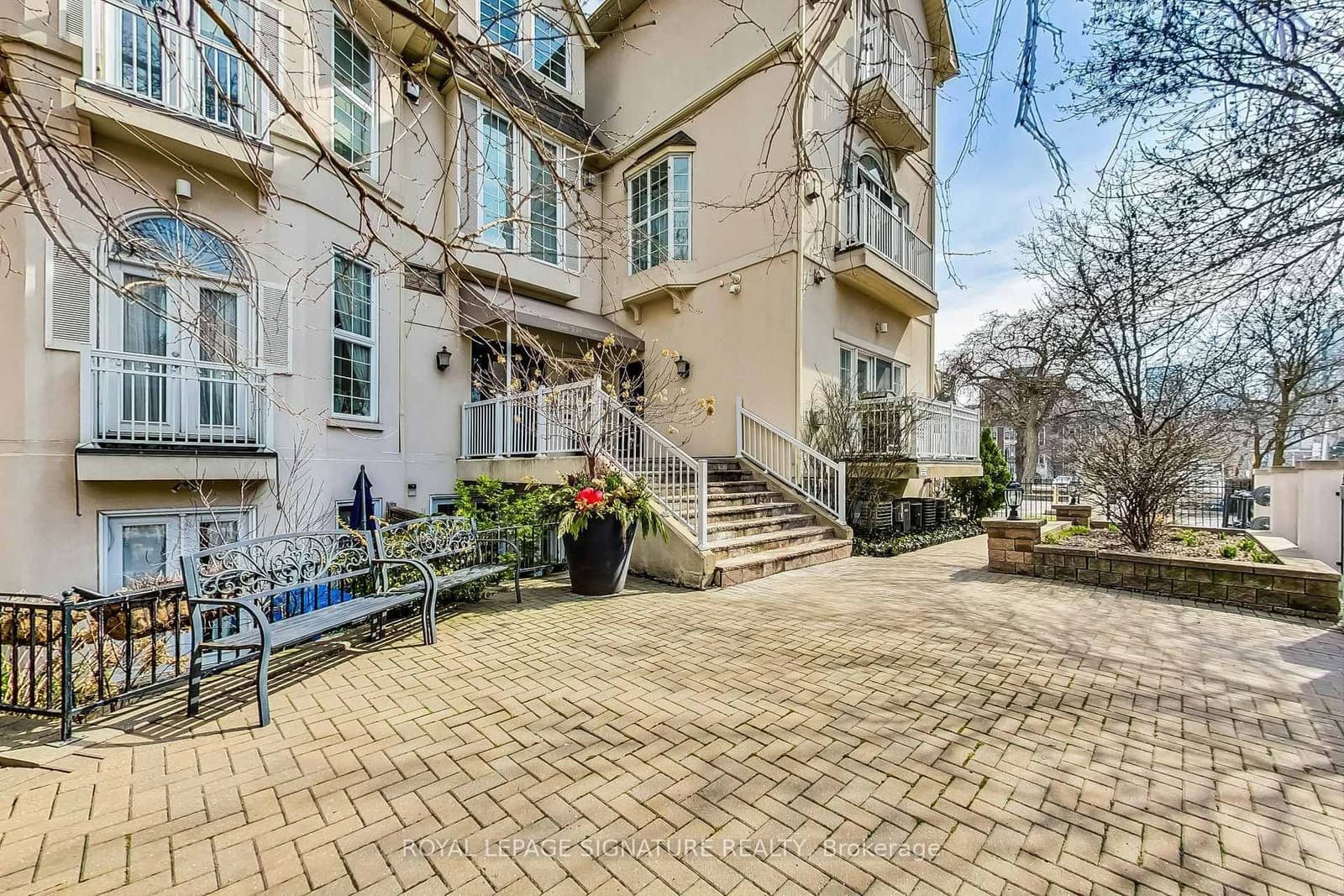 #M11 - 539 Jarvis Street