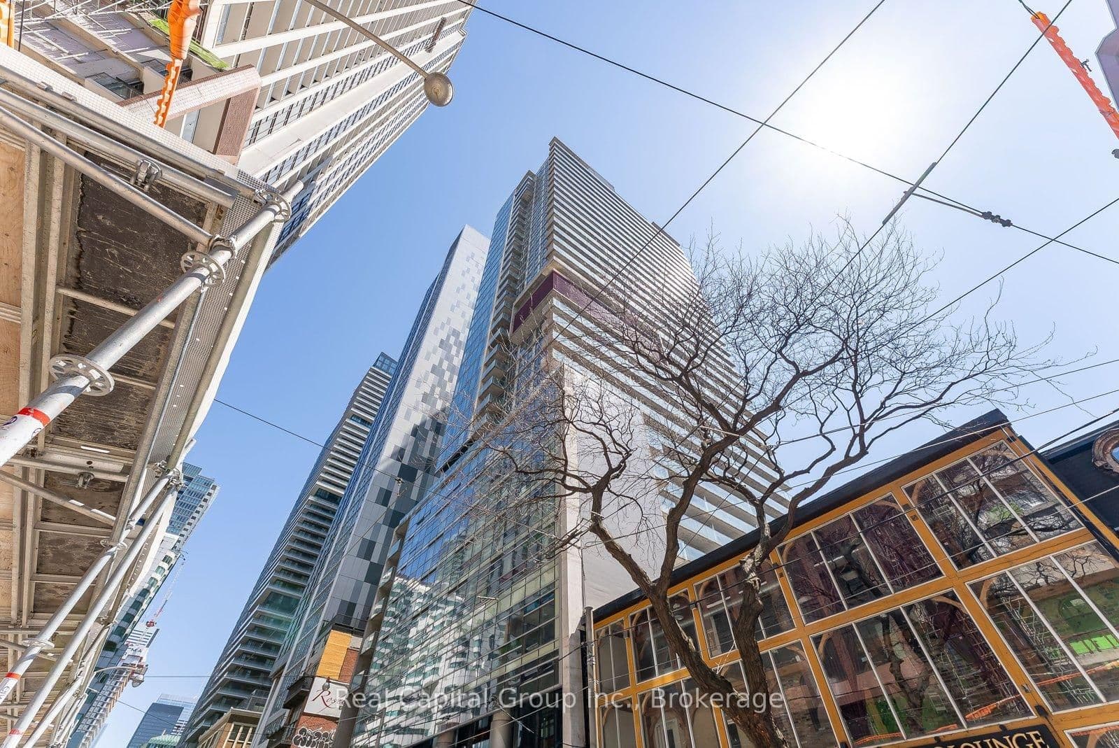 #1605 - 375 King Street W