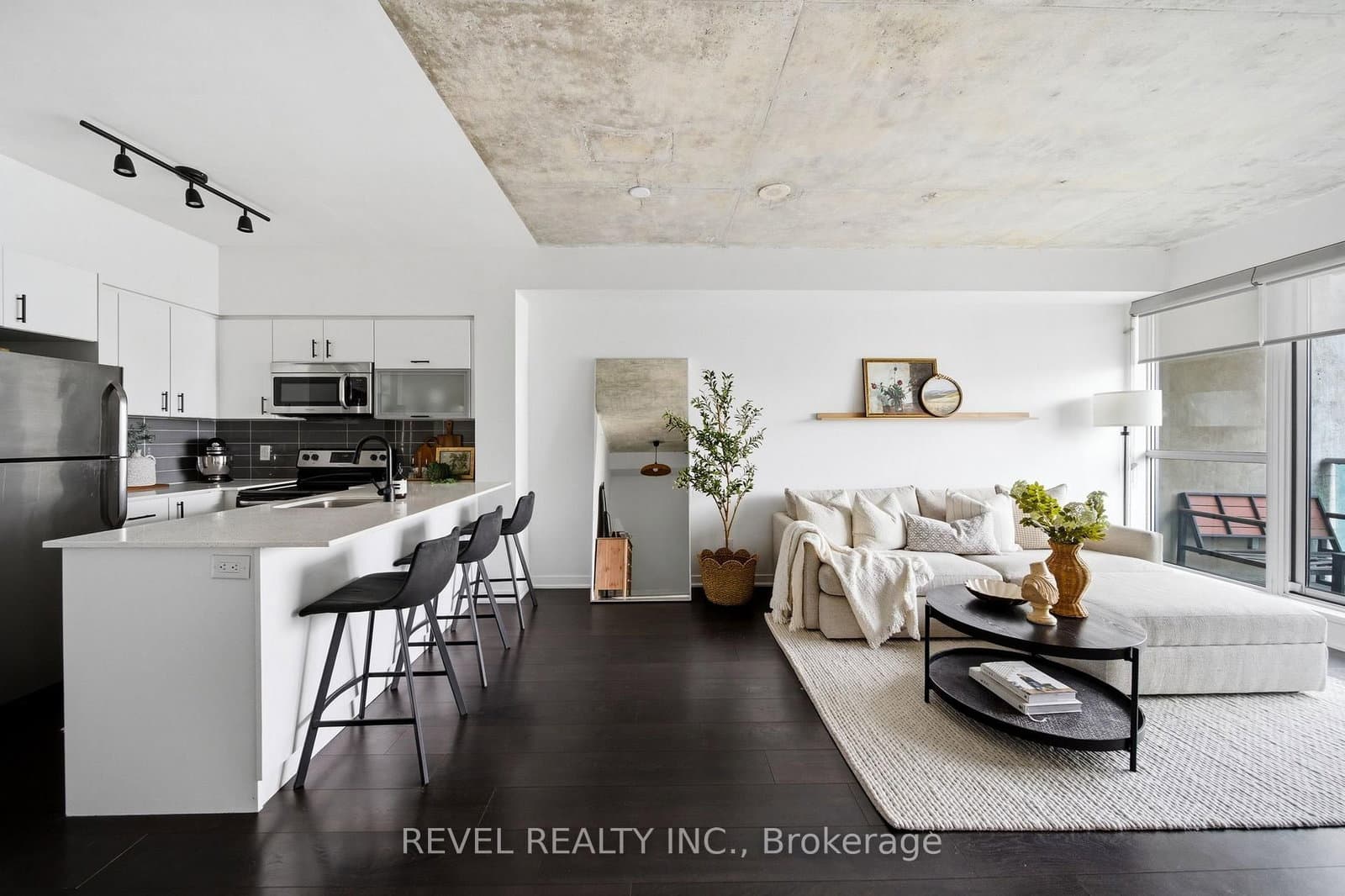 #2701 - 150 East Liberty Street