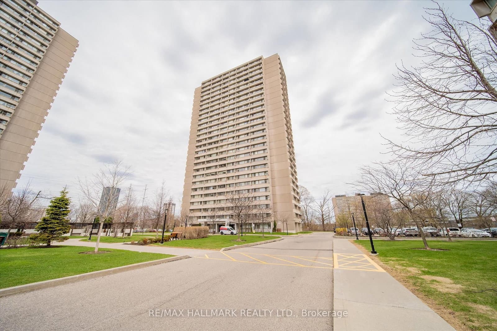 #1101 - 725 Don Mills Road