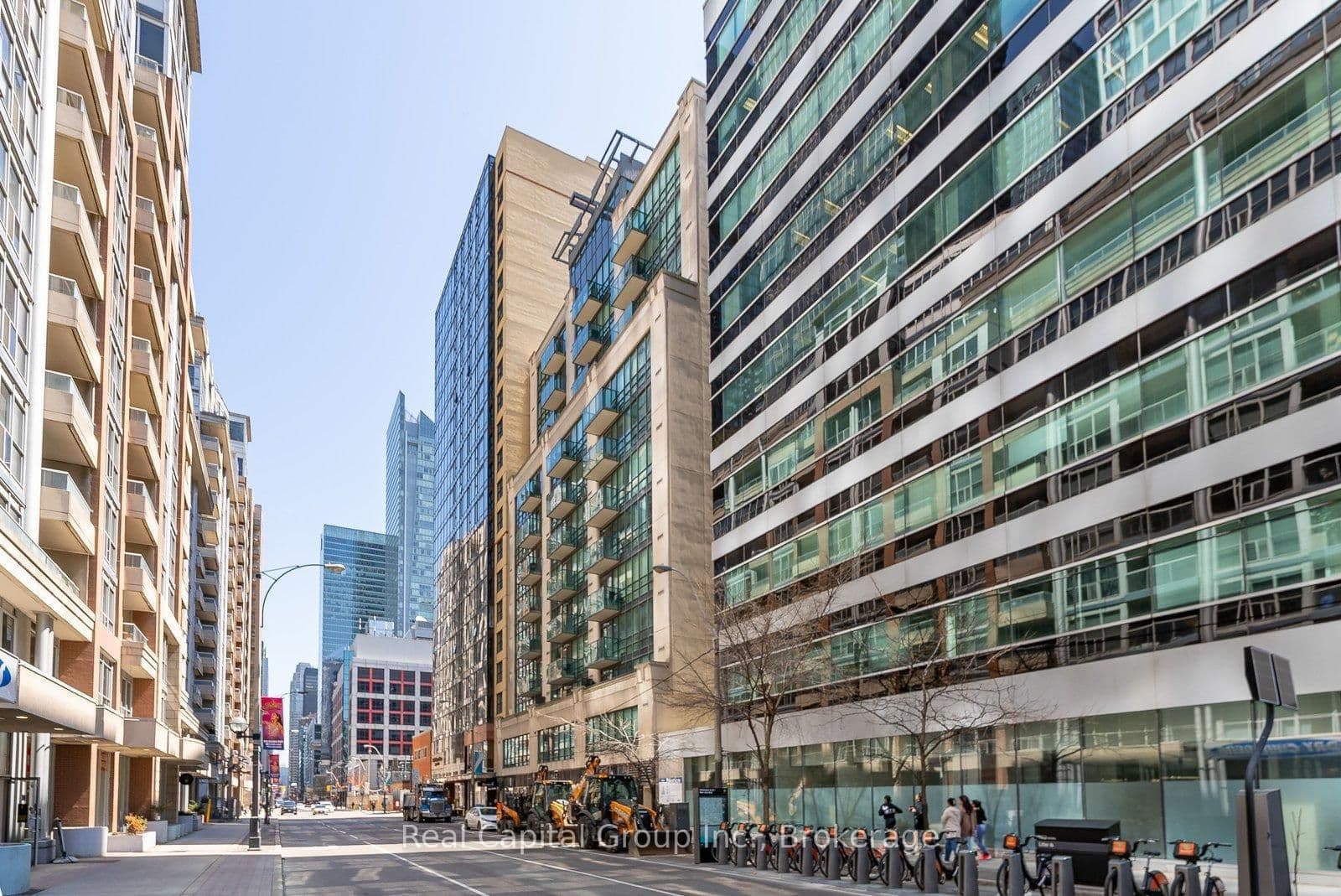 #703 - 263 Wellington Street W