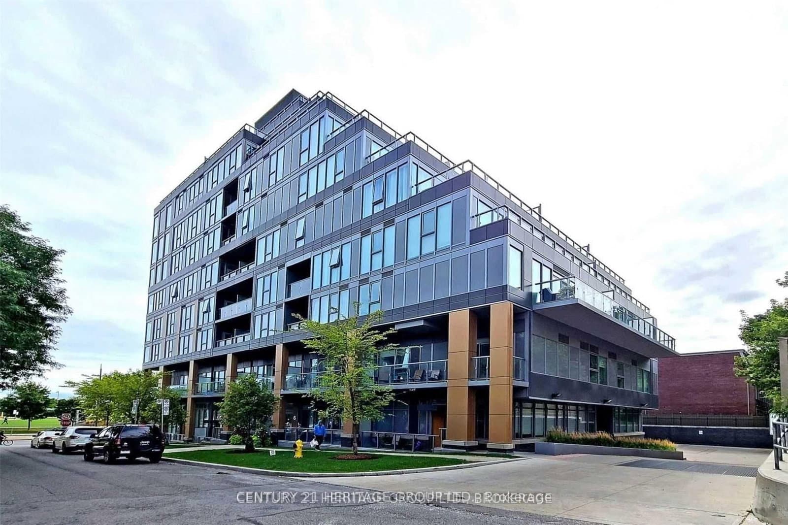#512 - 6 Parkwood Avenue