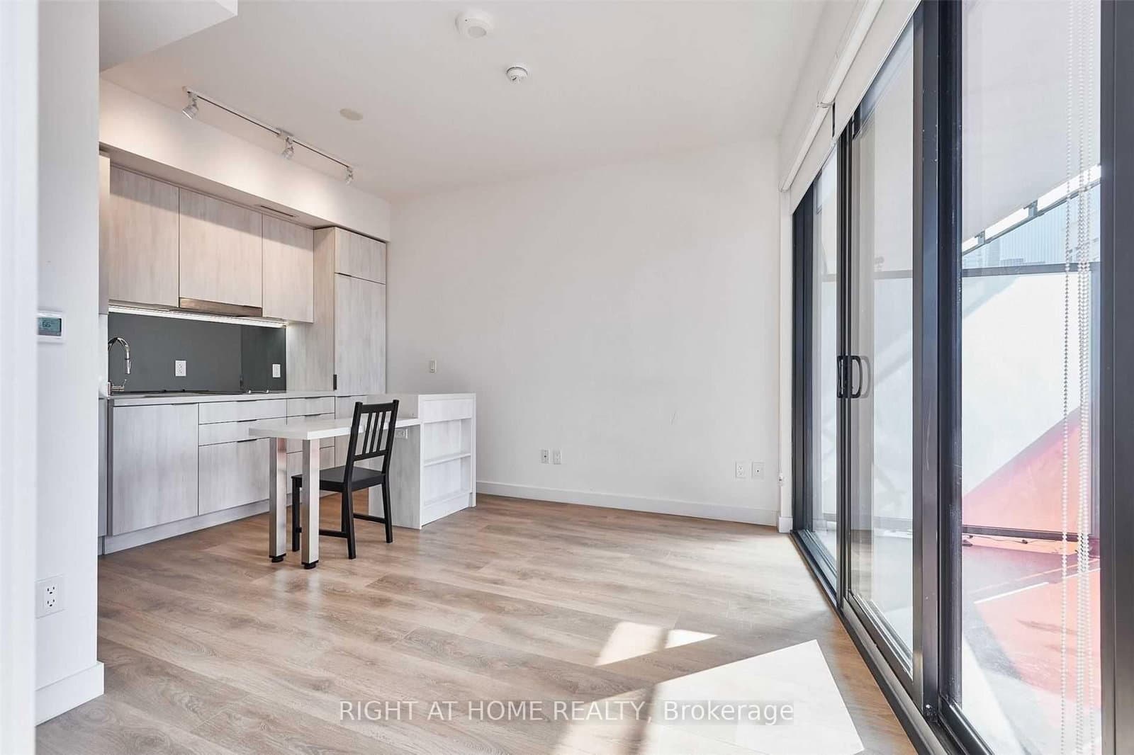 215 Queen Street W, Unit 1716