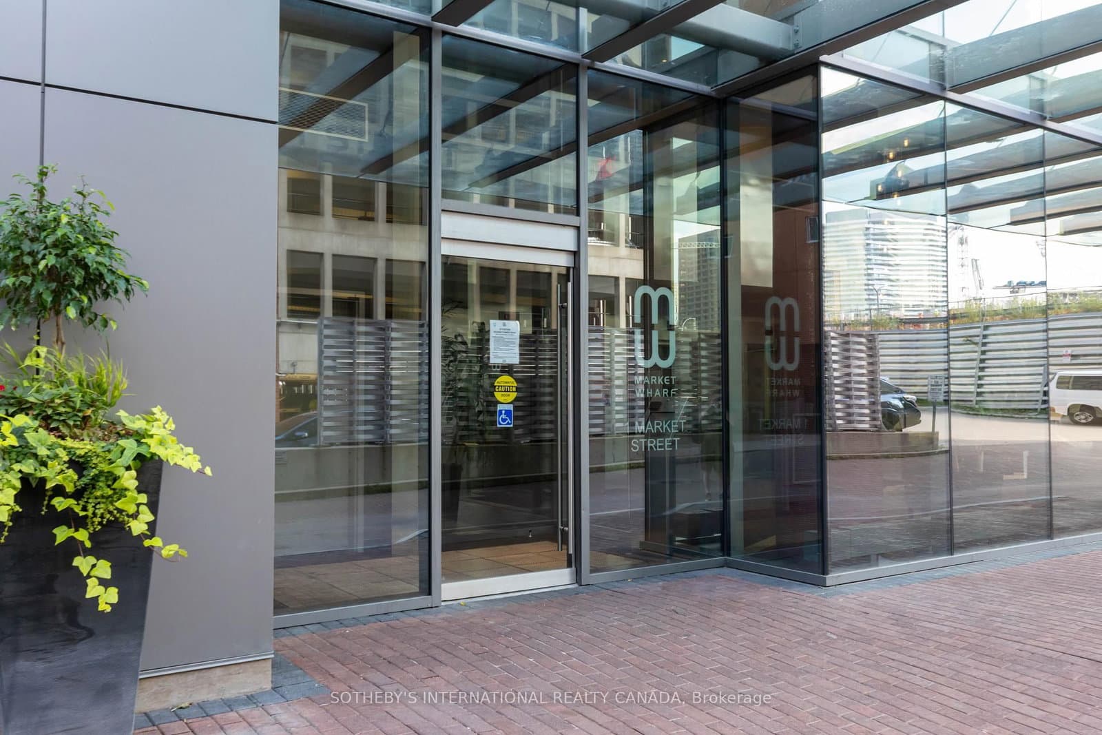 #1215 - 1 Market Street