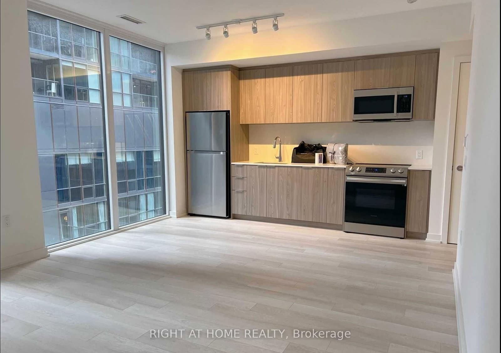 357 King Street W, Unit 708