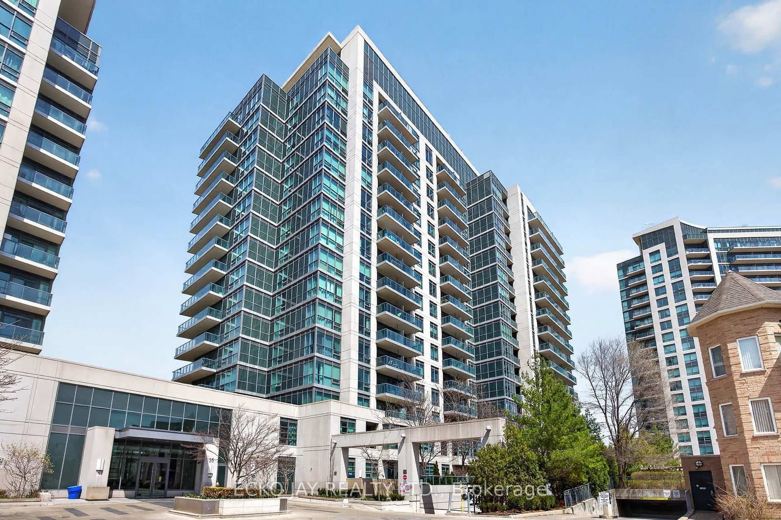 #Ph01 - 35 Brian Peck Crescent