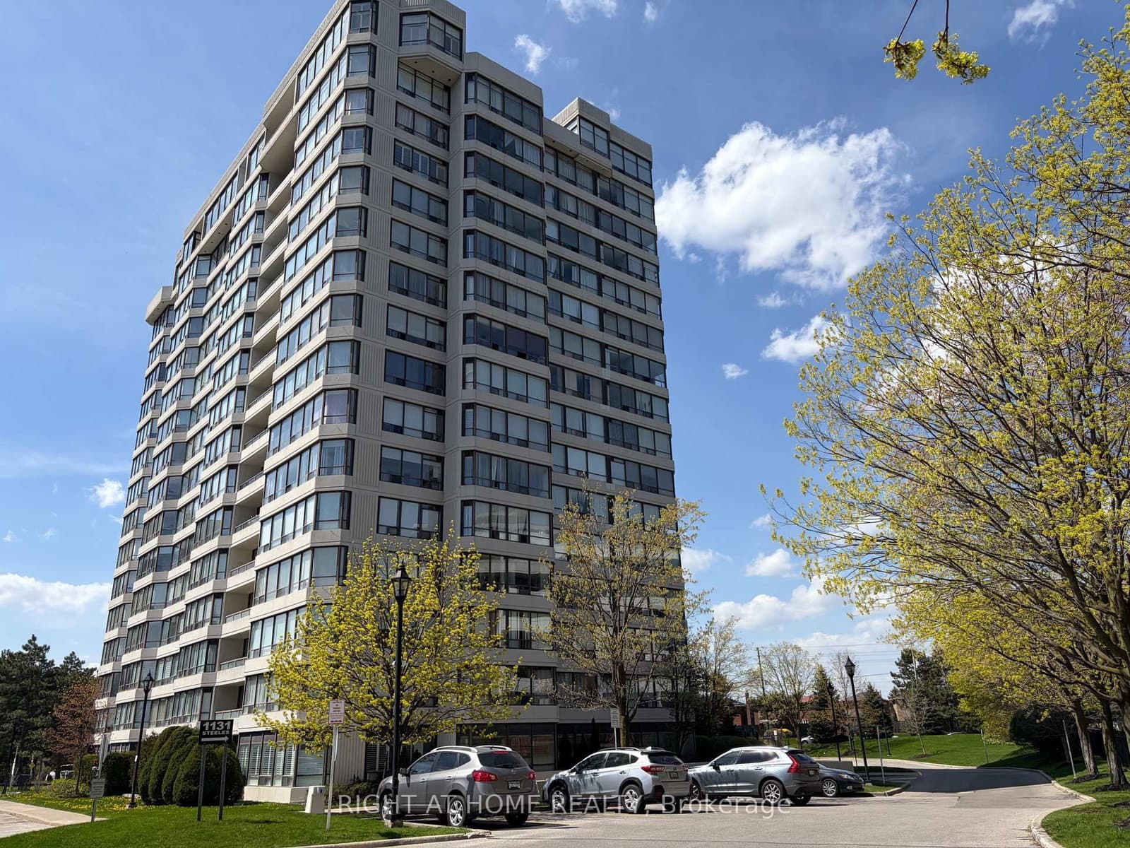 #202 - 1131 Steeles Avenue W