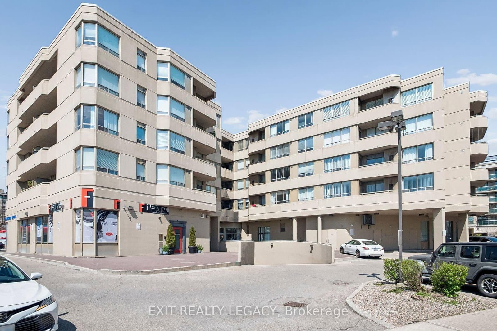 #304 - 555 Wilson Hts Boulevard