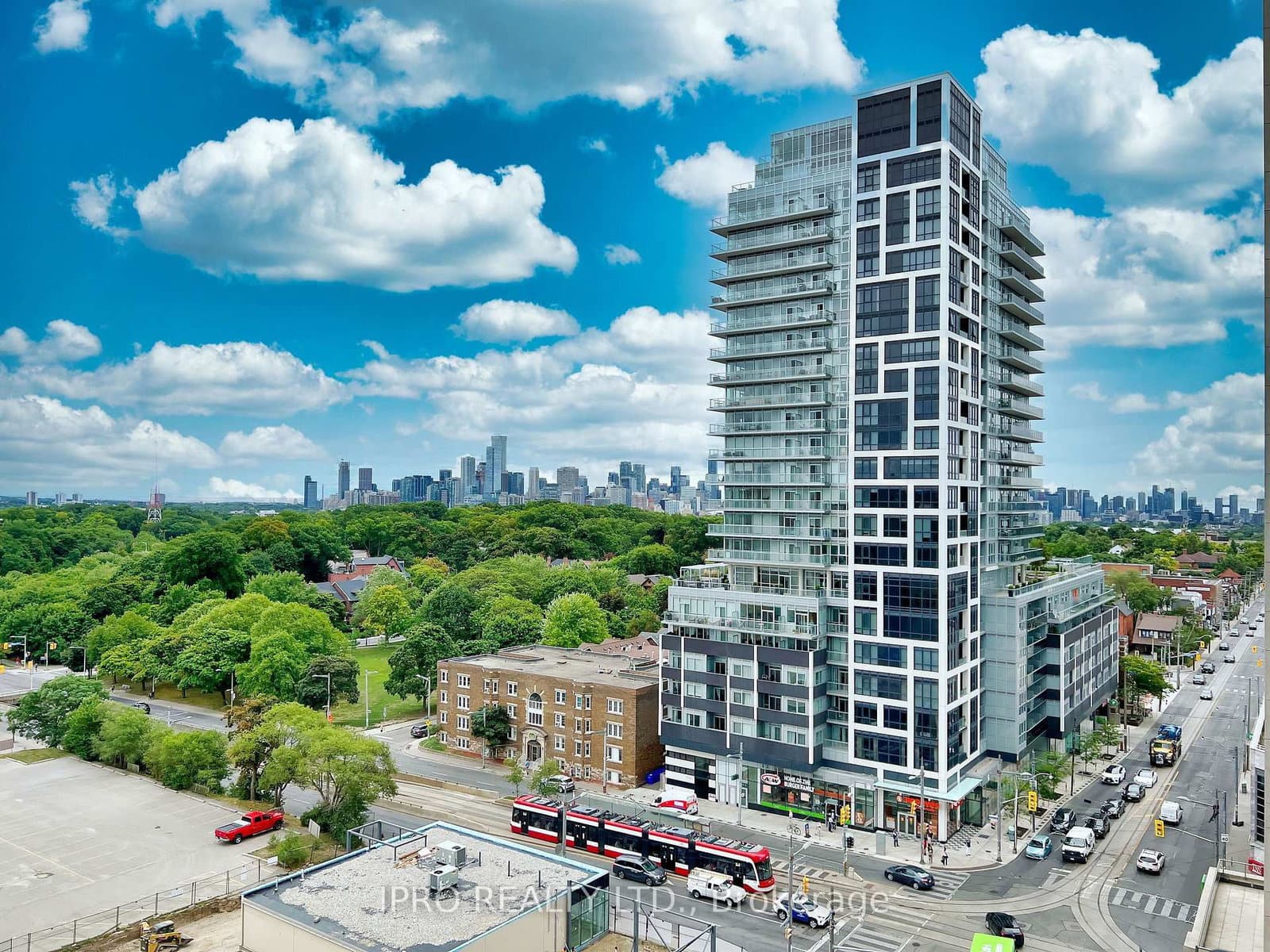 1486 Bathurst Street, Unit 1205