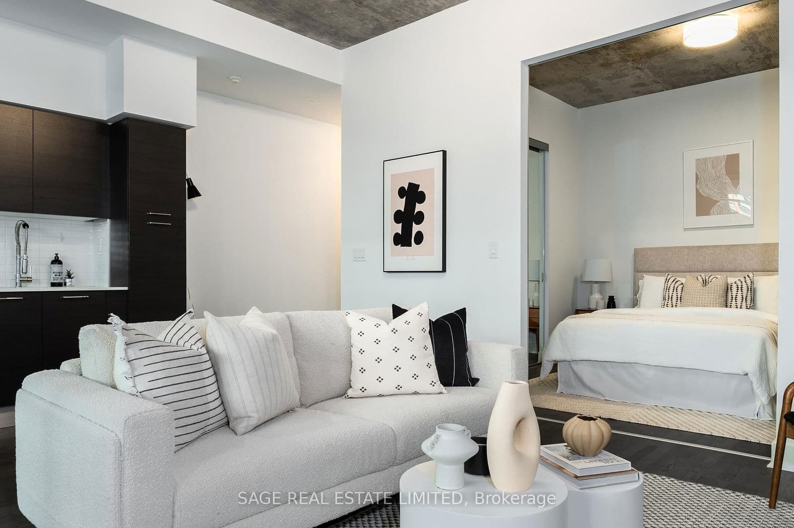 399 Adelaide Street W, Unit 202