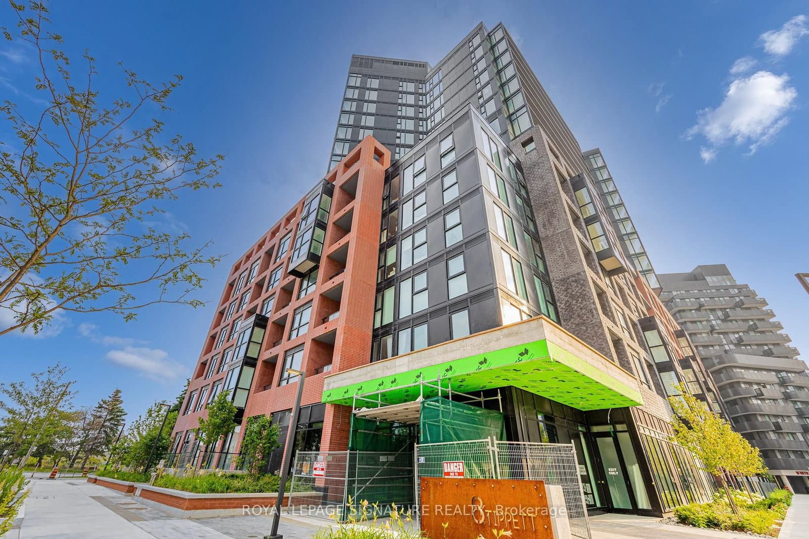 8 Tippett Road, Unit 105