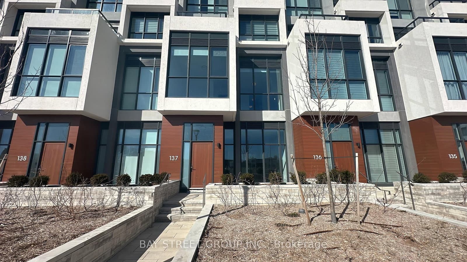 20 Inn On The Park Drive, Unit 137