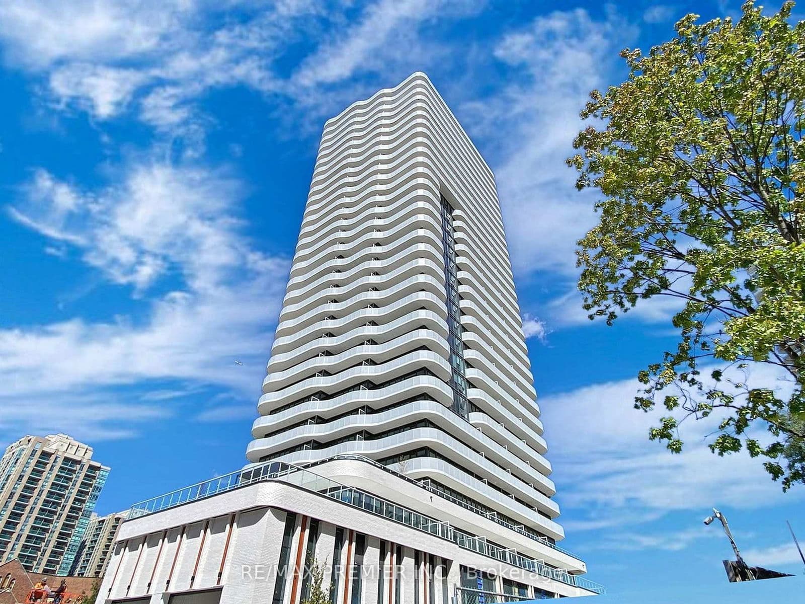 15 Holmes Avenue, Unit 1311