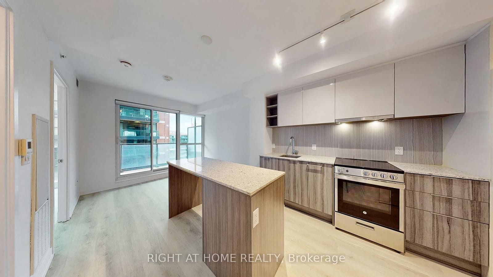 31 Tippett Road, Unit 543