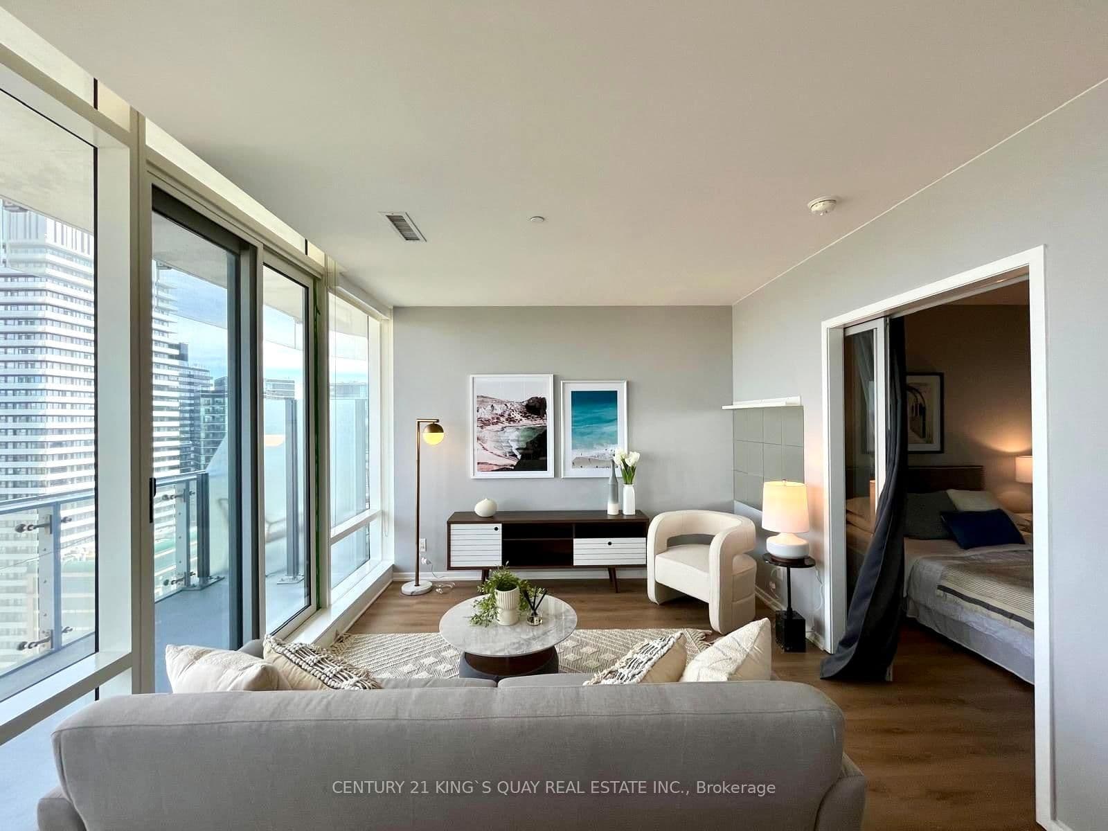 1 Bloor Street E, Unit 4002