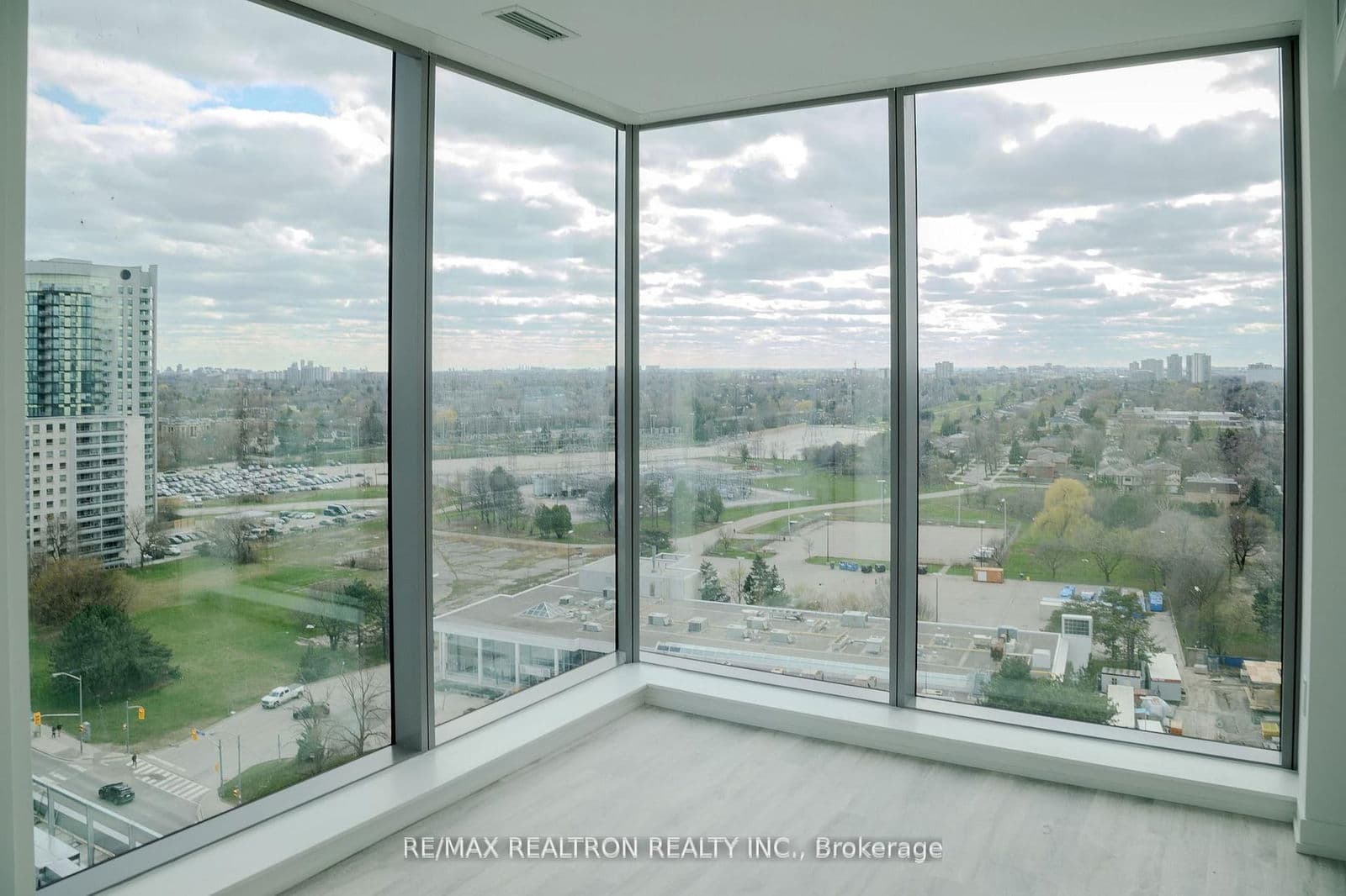 7 Golden Lion Heights, Unit 1508