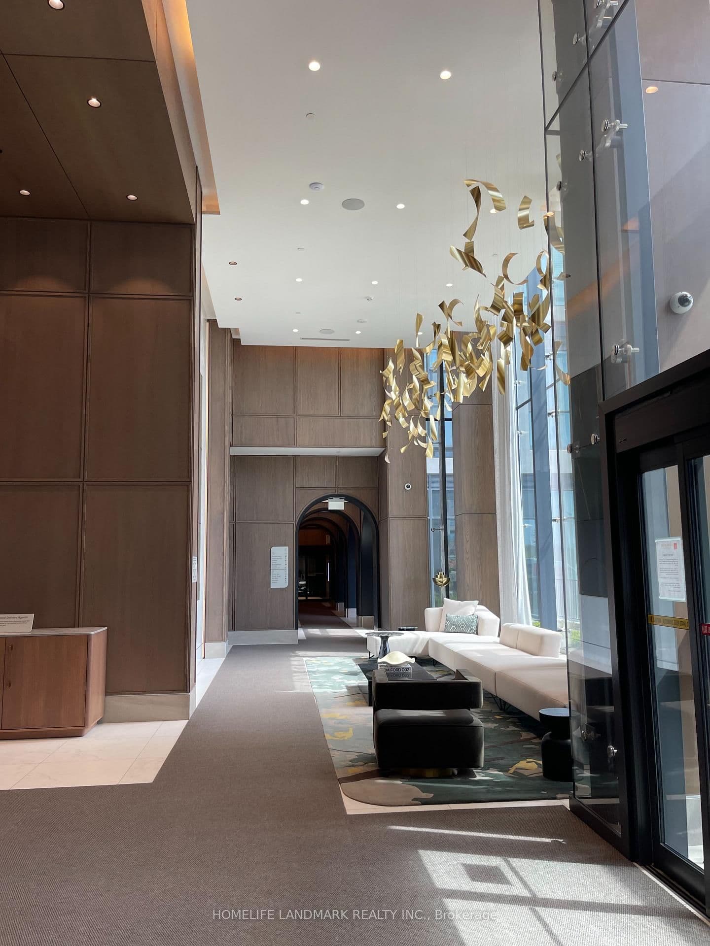 30 Inn On The Park Drive, Unit 2709