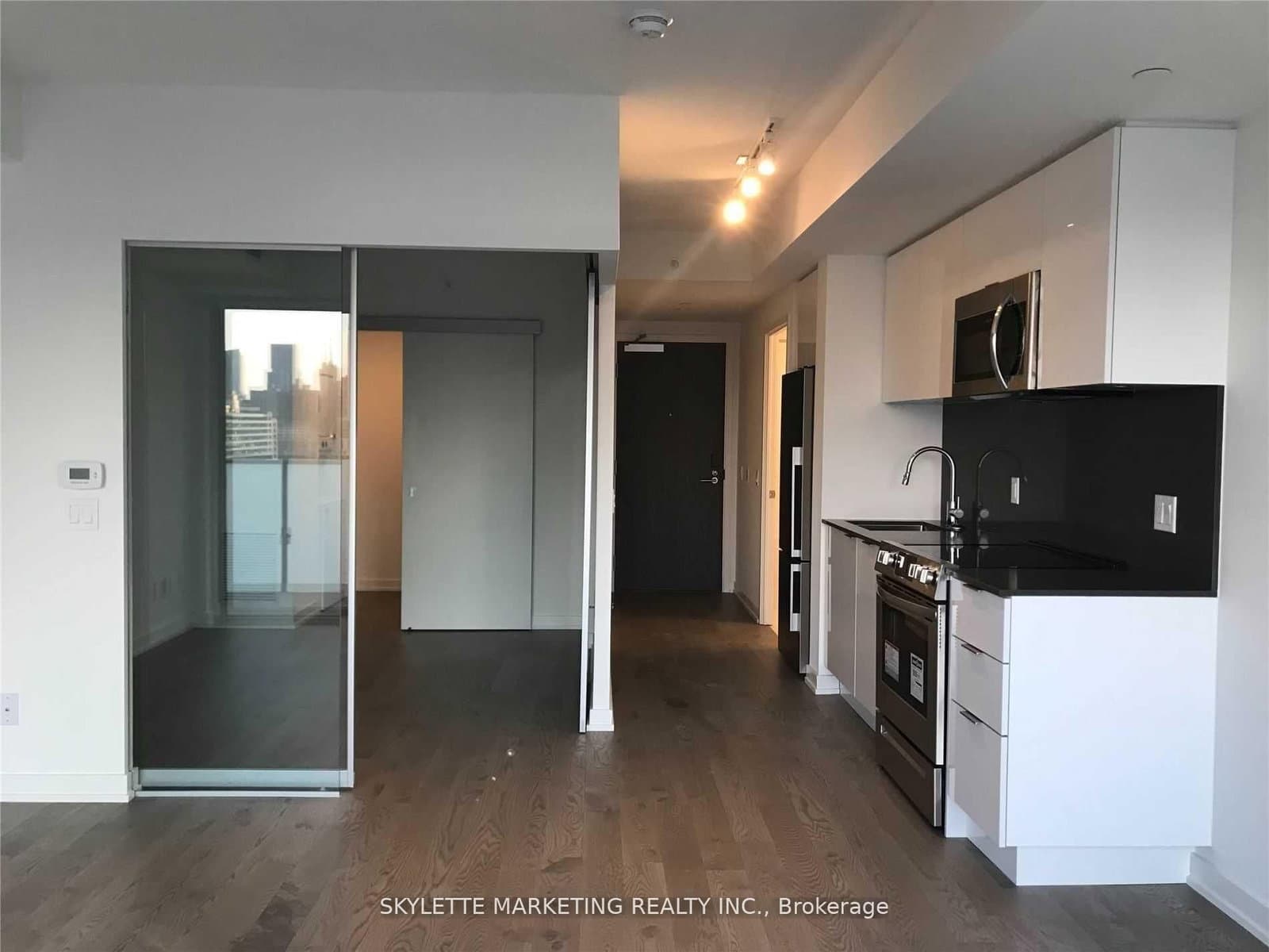 25 Richmond Street, Unit 1614