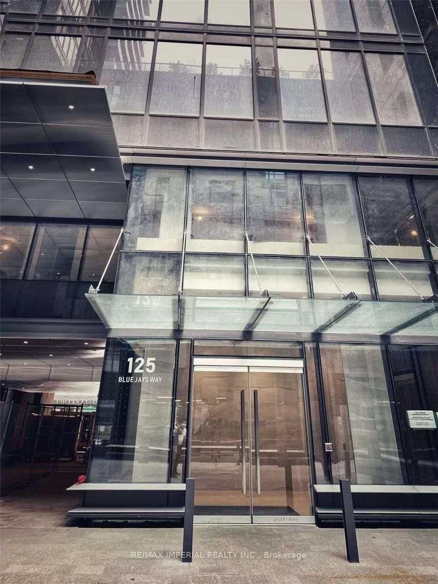 125 Blue Jays Way S, Unit 5507