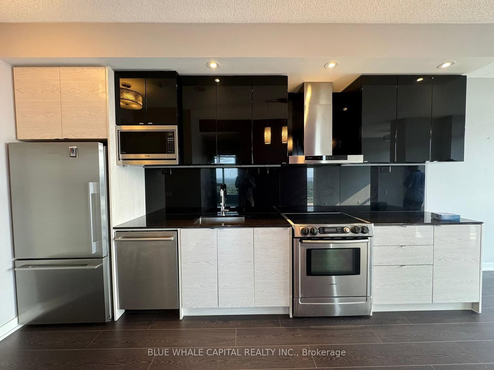 121 Mcmahon Drive, Unit 3217