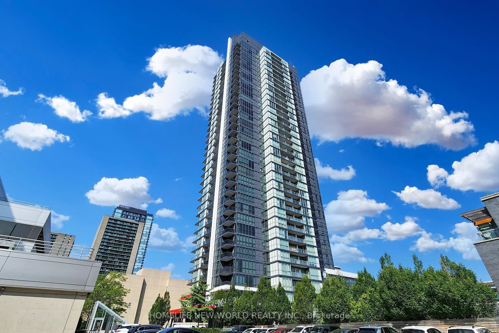 88 Sheppard Avenue E, Unit 2002