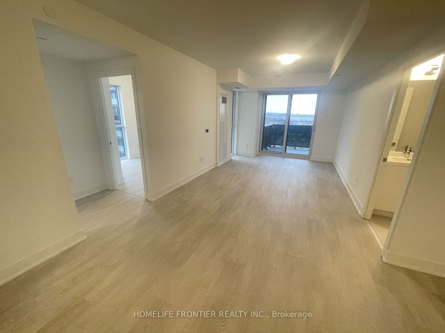 2545 Simcoe Street N, Unit 1417