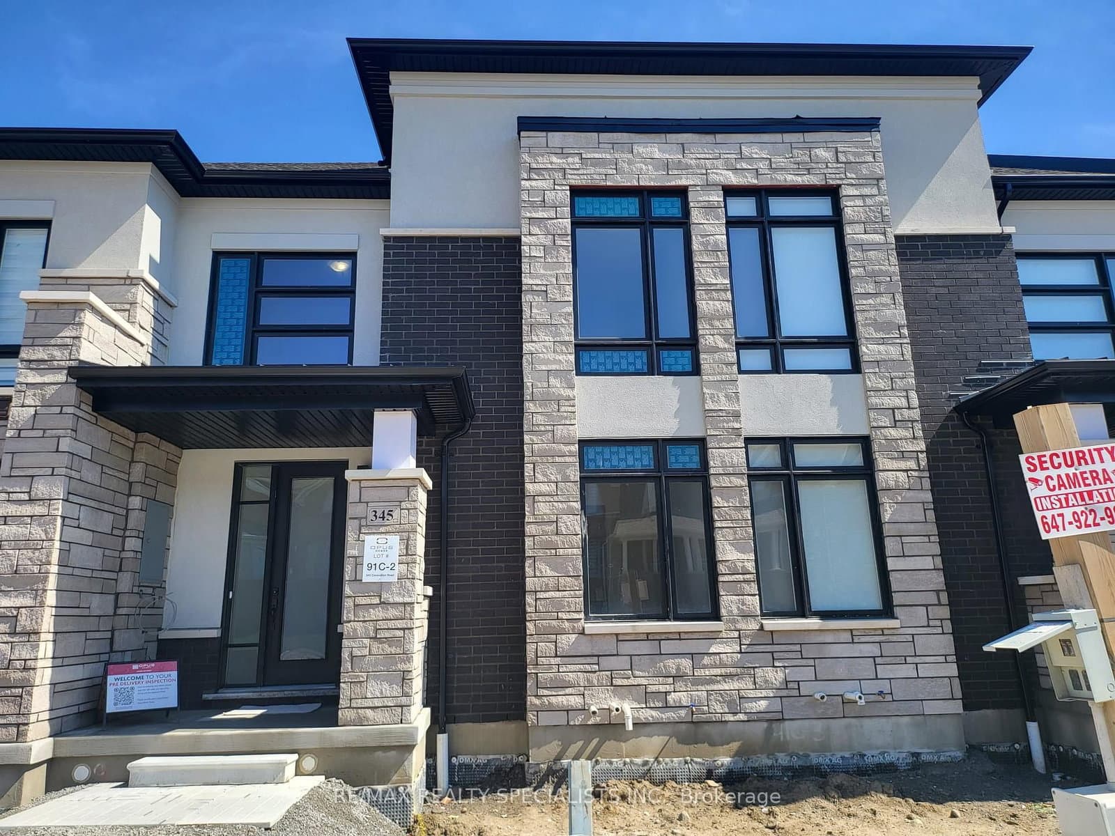 345 Coronation Road E