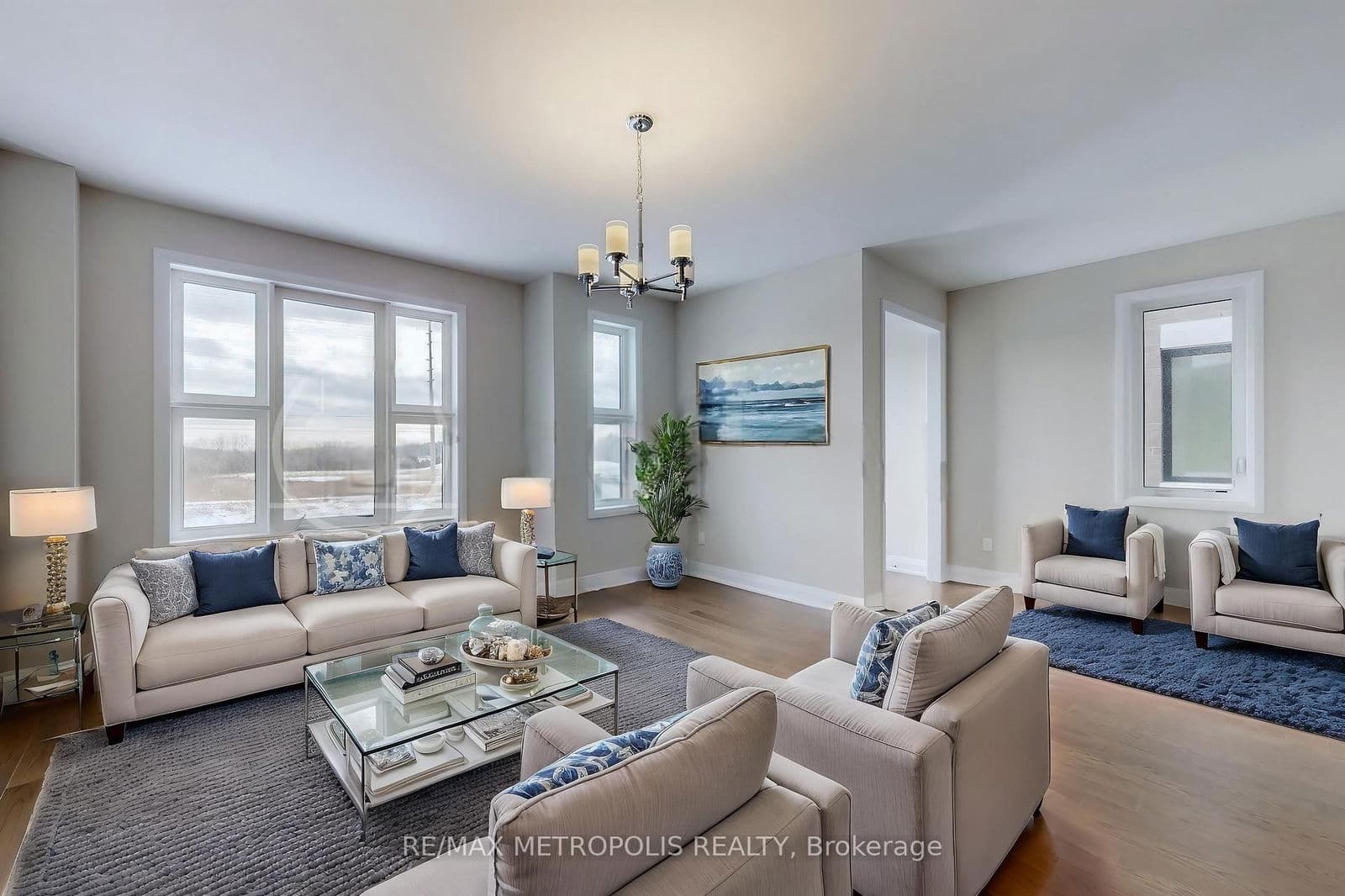 977 Crowsnest Hollow