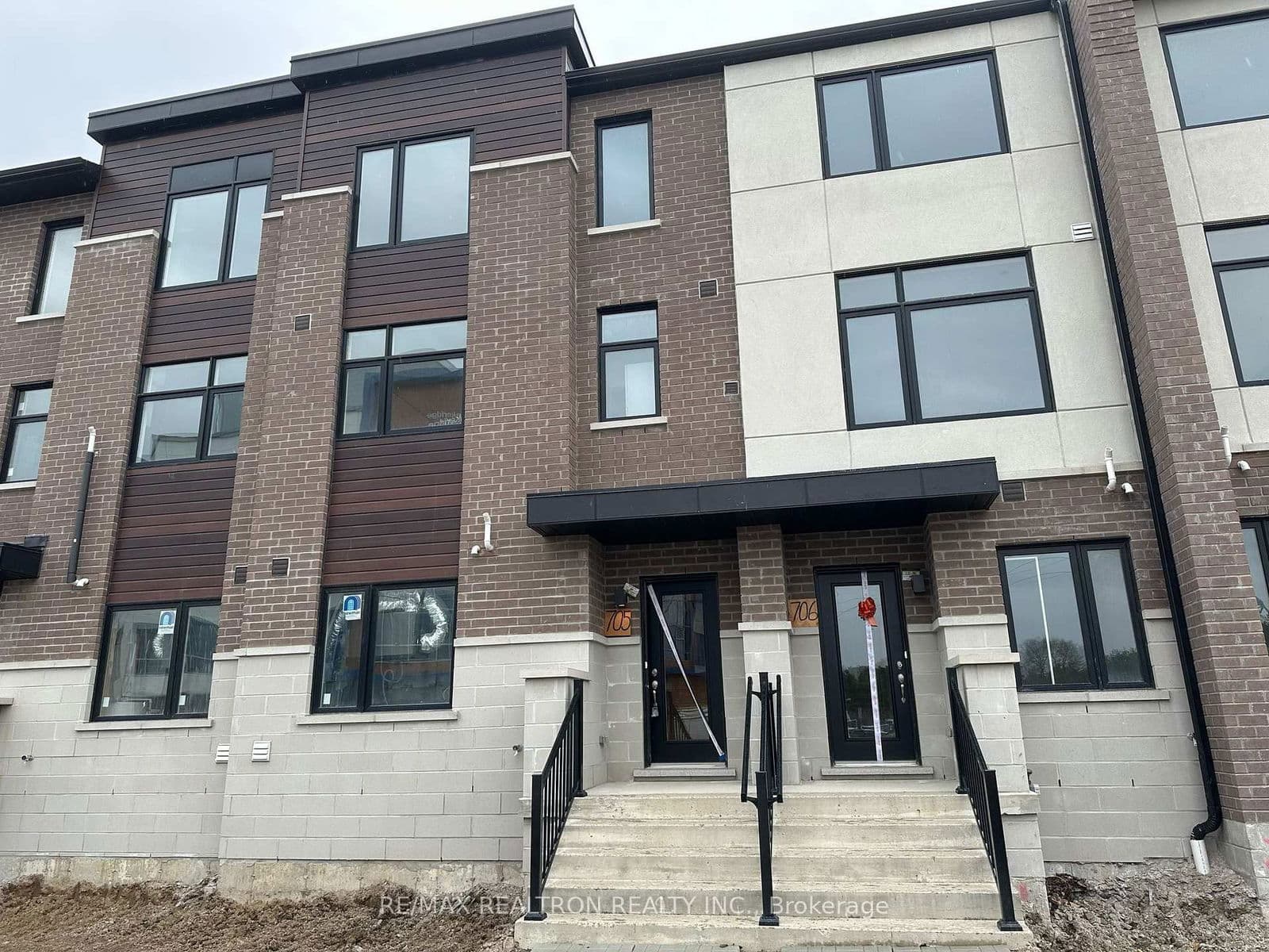 1695 Dersan Street, Unit 107