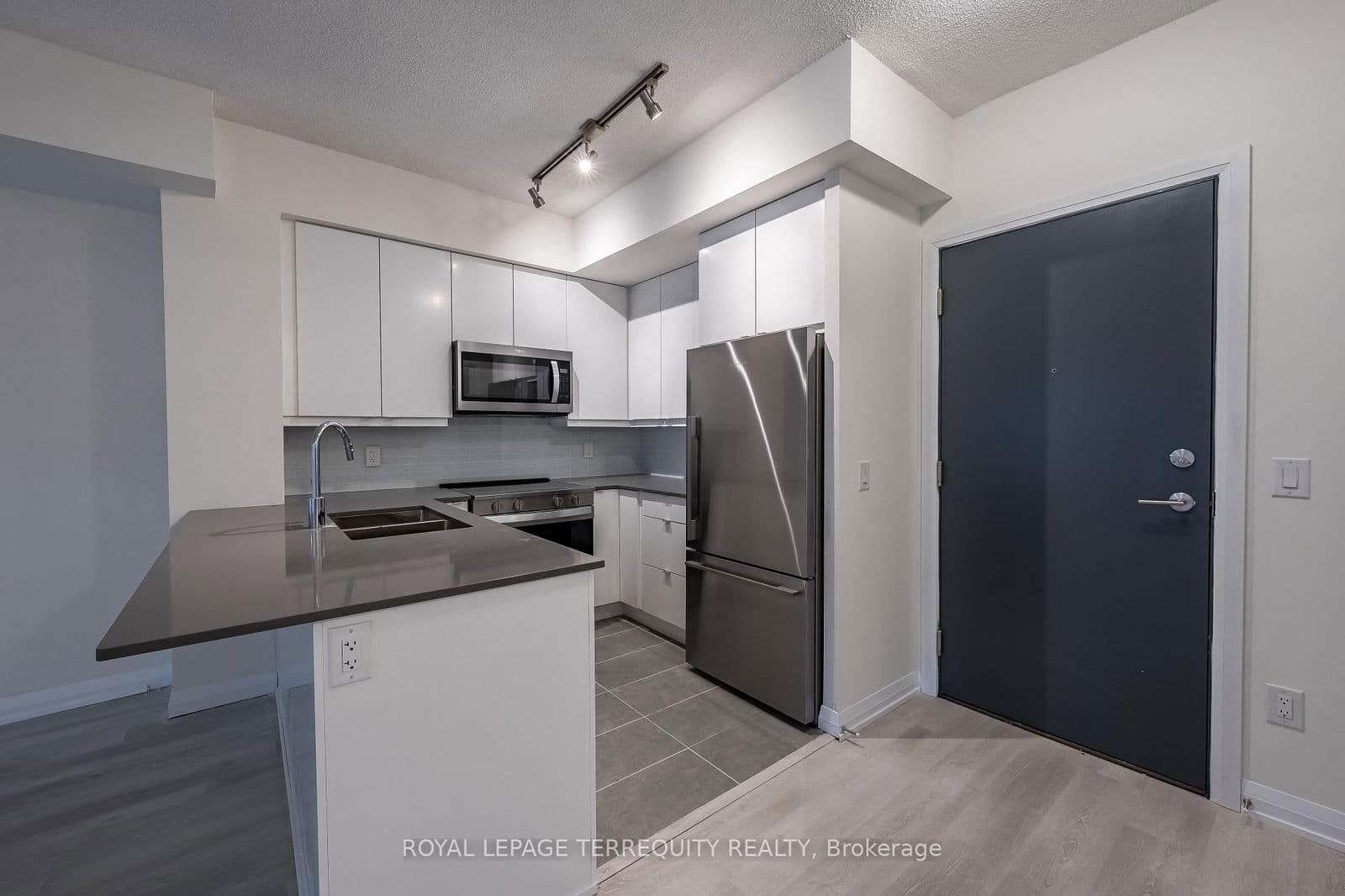 3260 Sheppard Avenue E, Unit 805