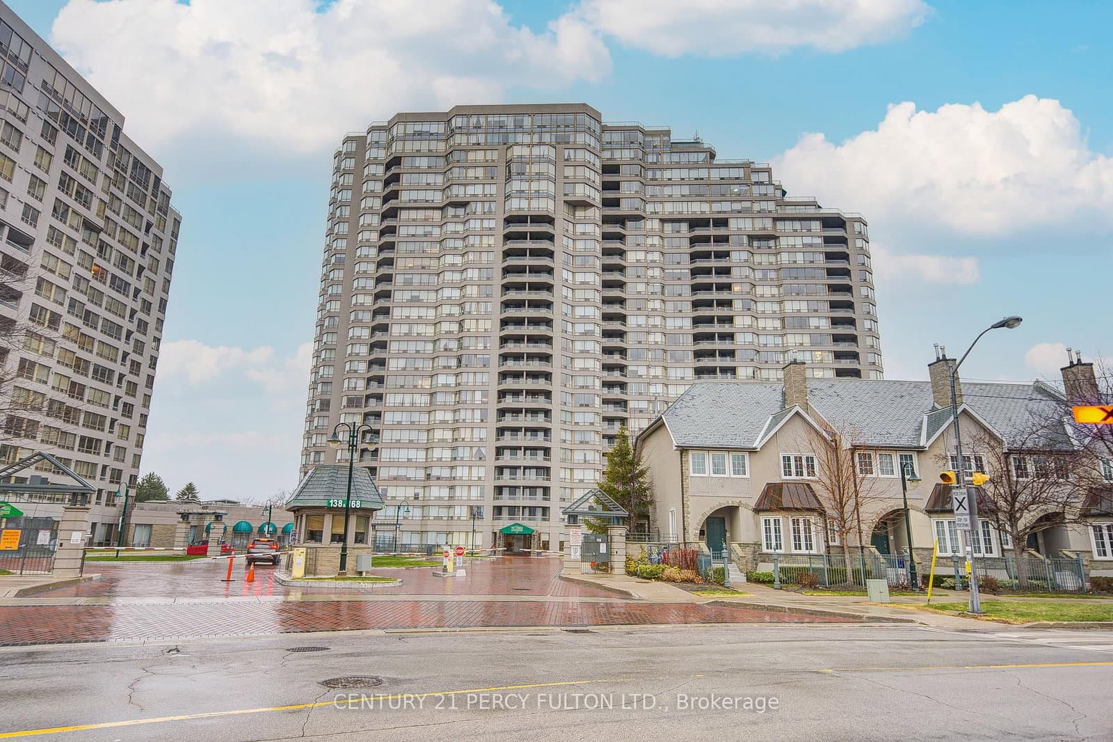 #1515 - 168 Bonis Avenue