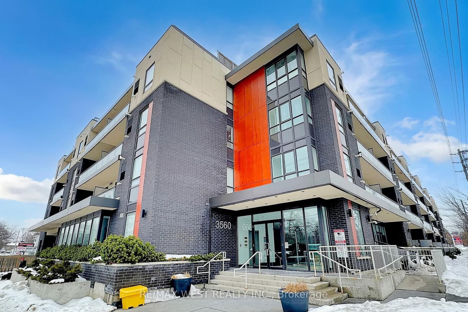 3560 St Clair Avenue E, Unit 106