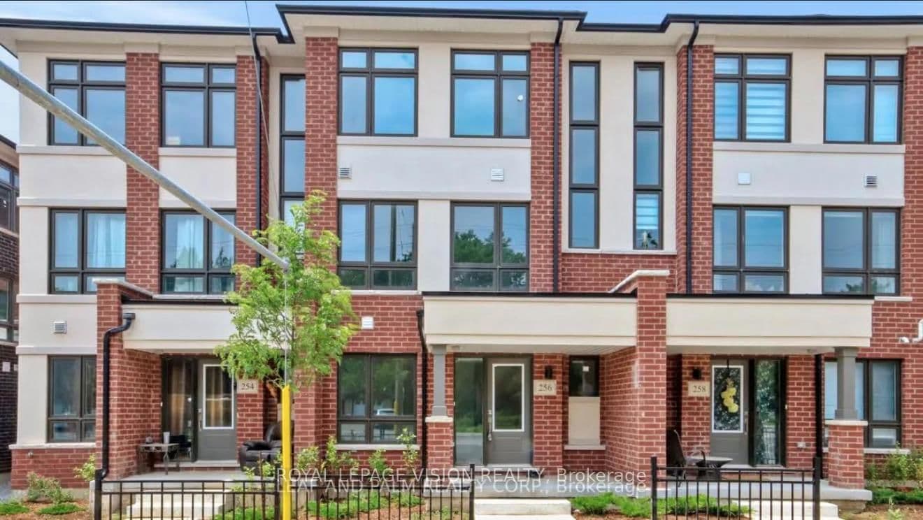 256 Townline Road N, Unit 256