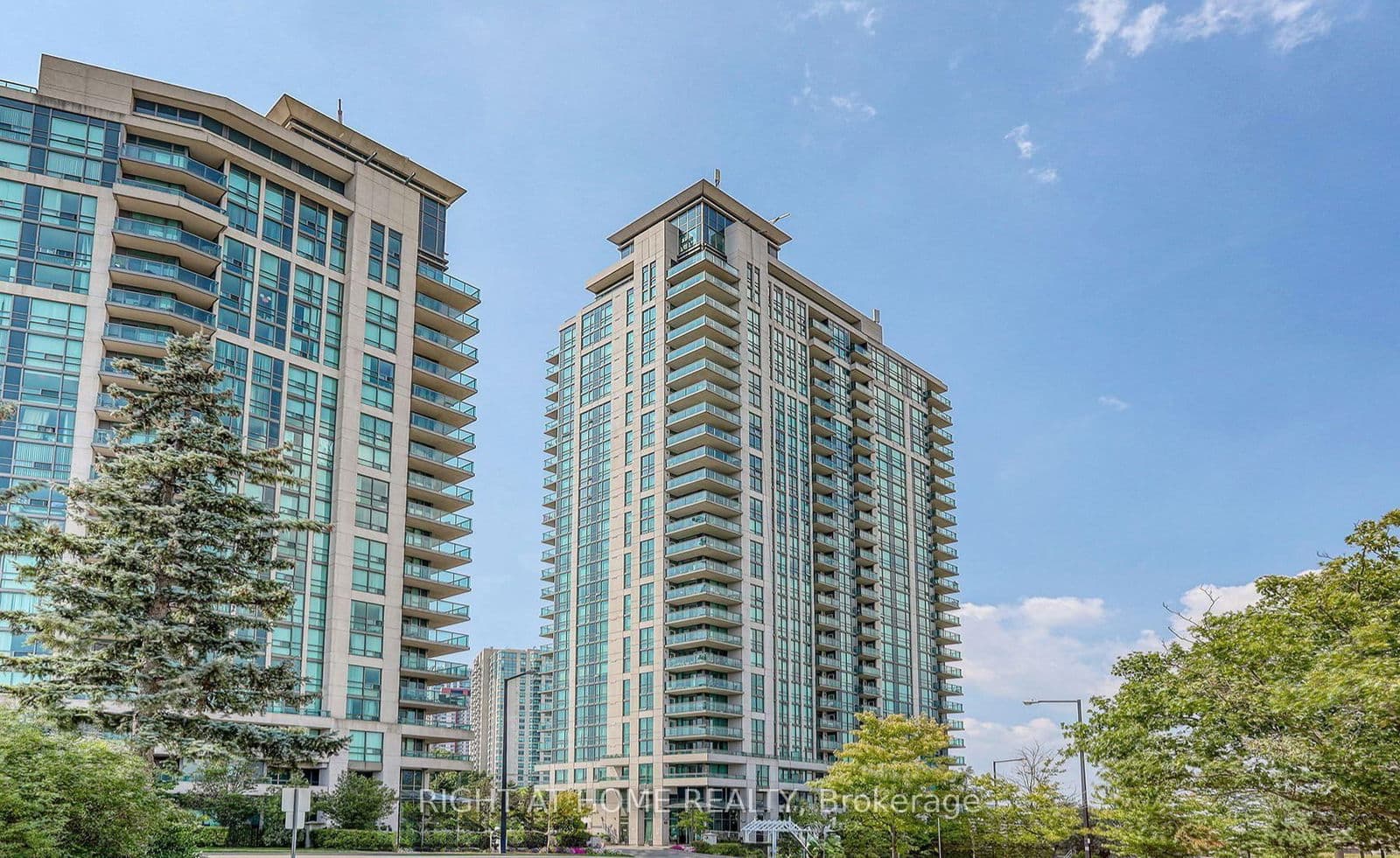 #209 - 88 Grangeway Avenue