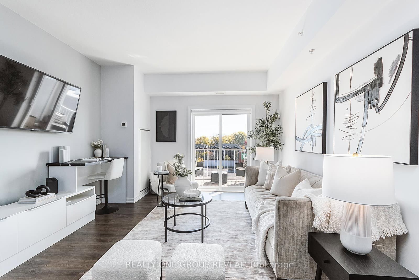 #417 - 290 Liberty Street N