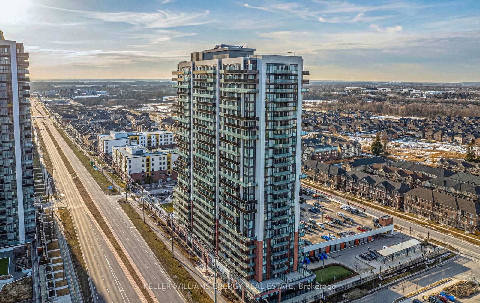 #1207 - 2550 Simcoe Street N