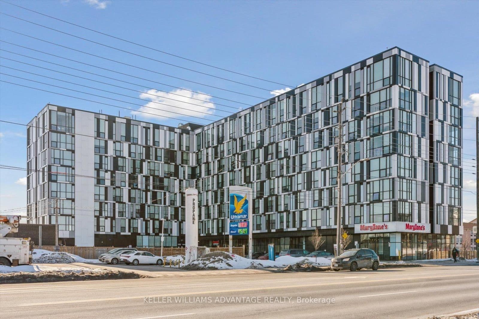 #434 - 1900 Simcoe Street N