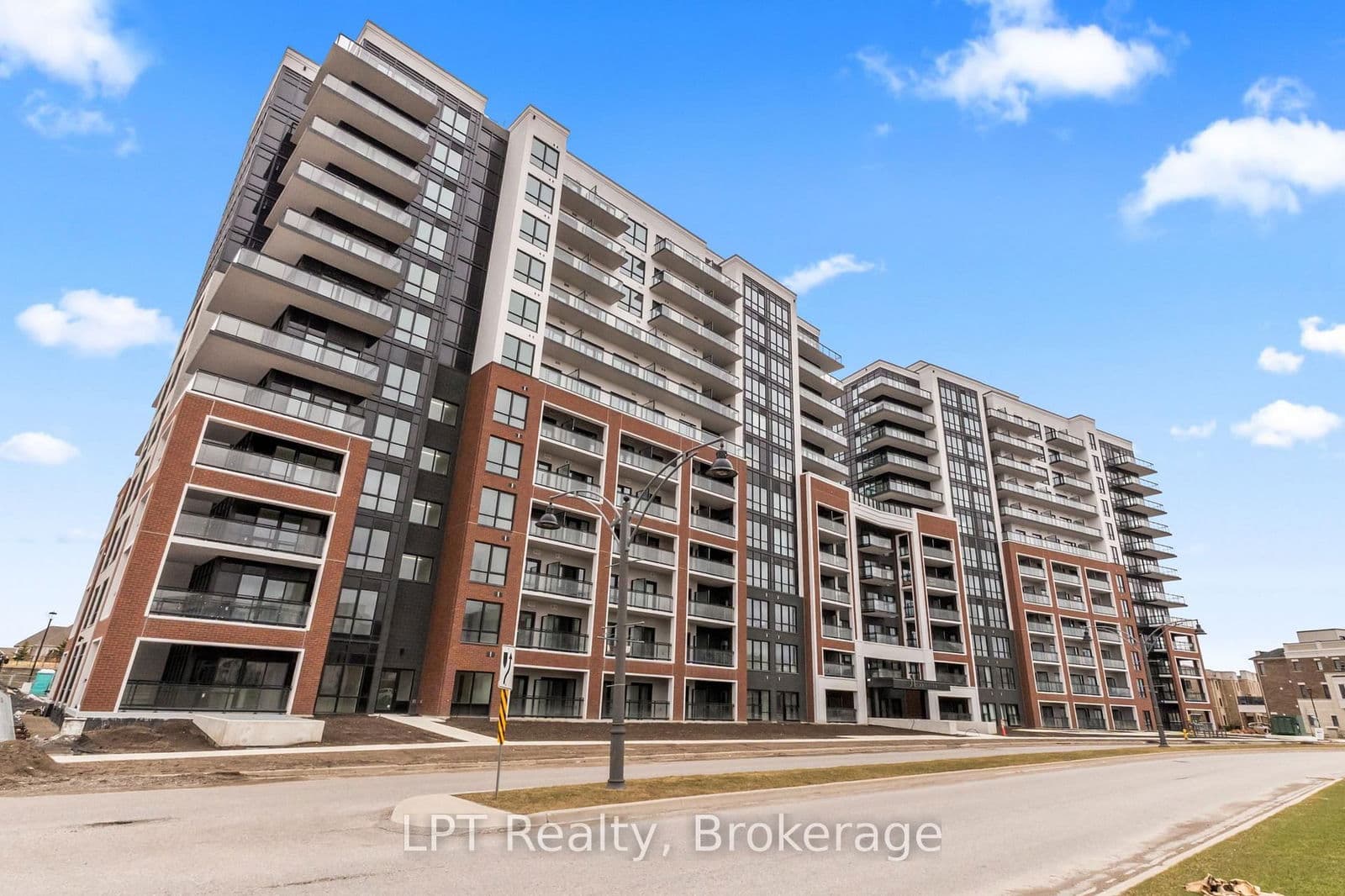 #917 - 51 Clarington Boulevard