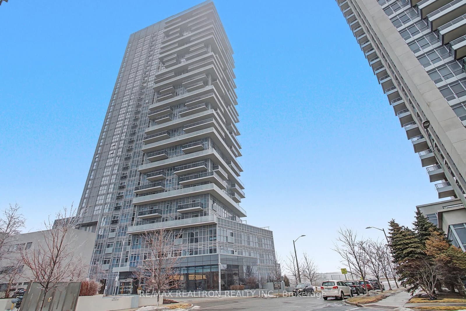 #308 - 225 Village Green Square