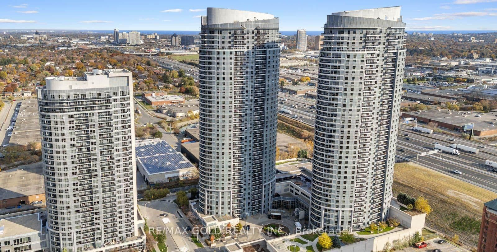 135 Village Green Square