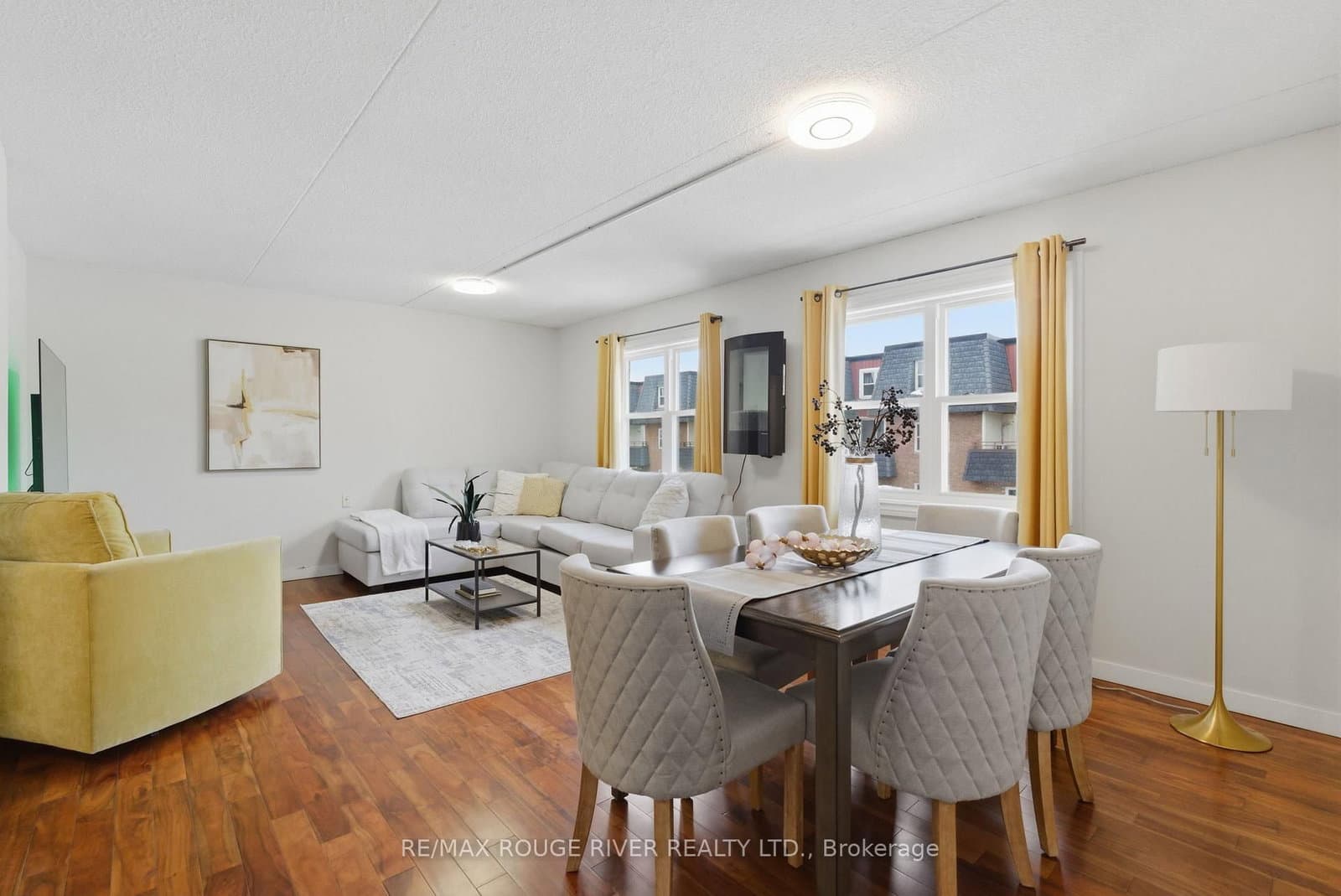 #214 - 580 Mary Street E