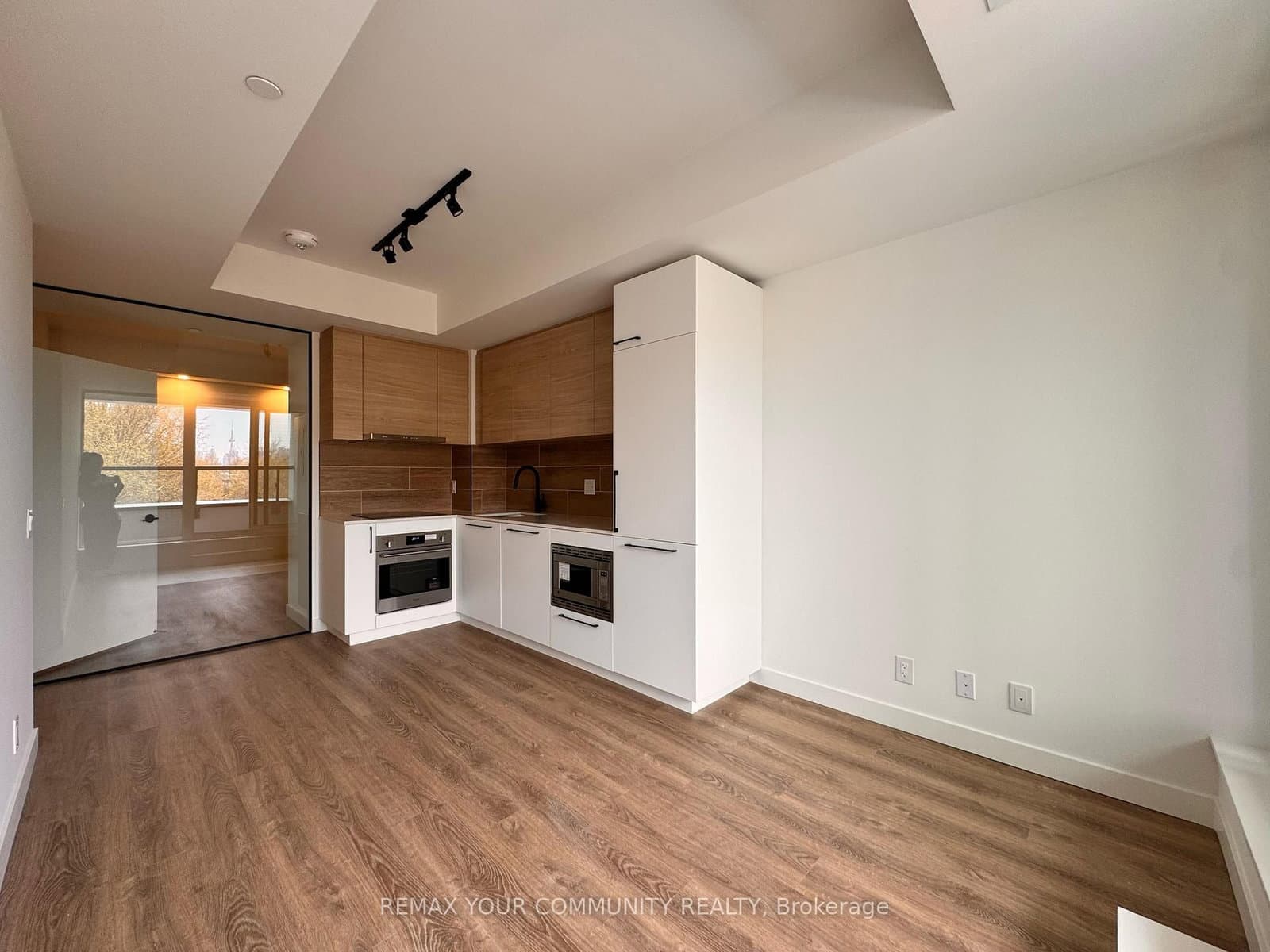 #323 - 1050 Eastern Avenue