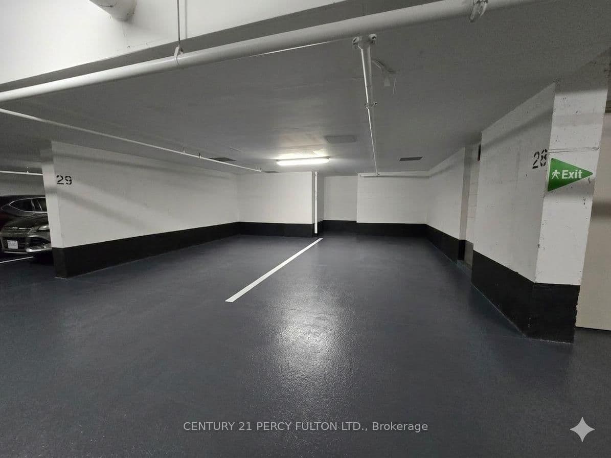 #P29 - 181 Village Green Square