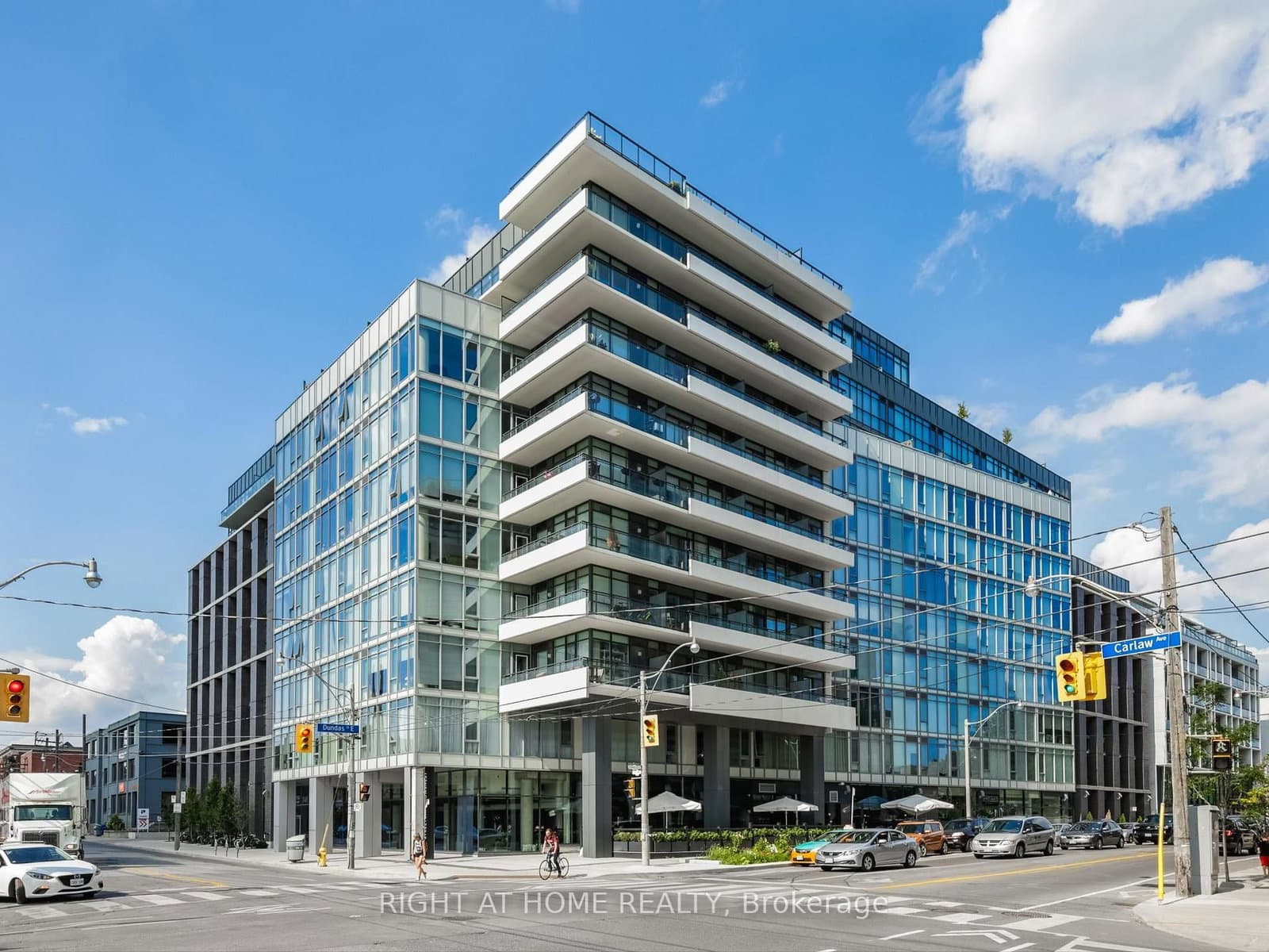 #627 - 1190 Dundas Street E