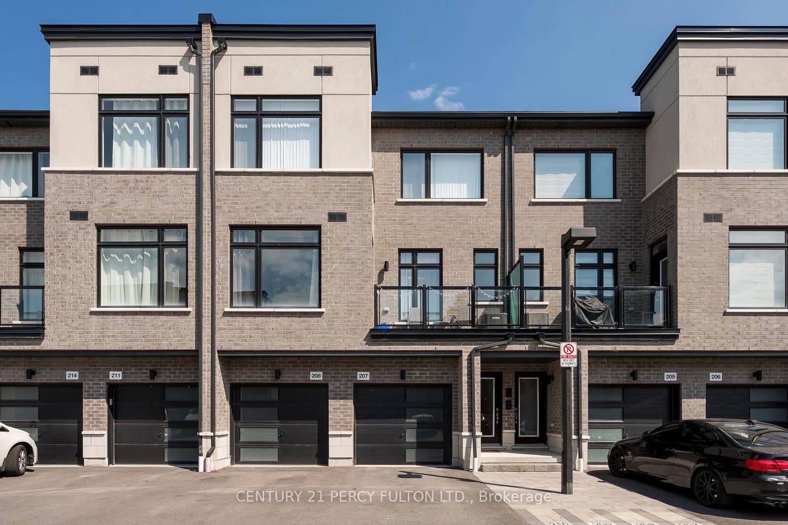 2550 Castlegate Crossing, Unit 207