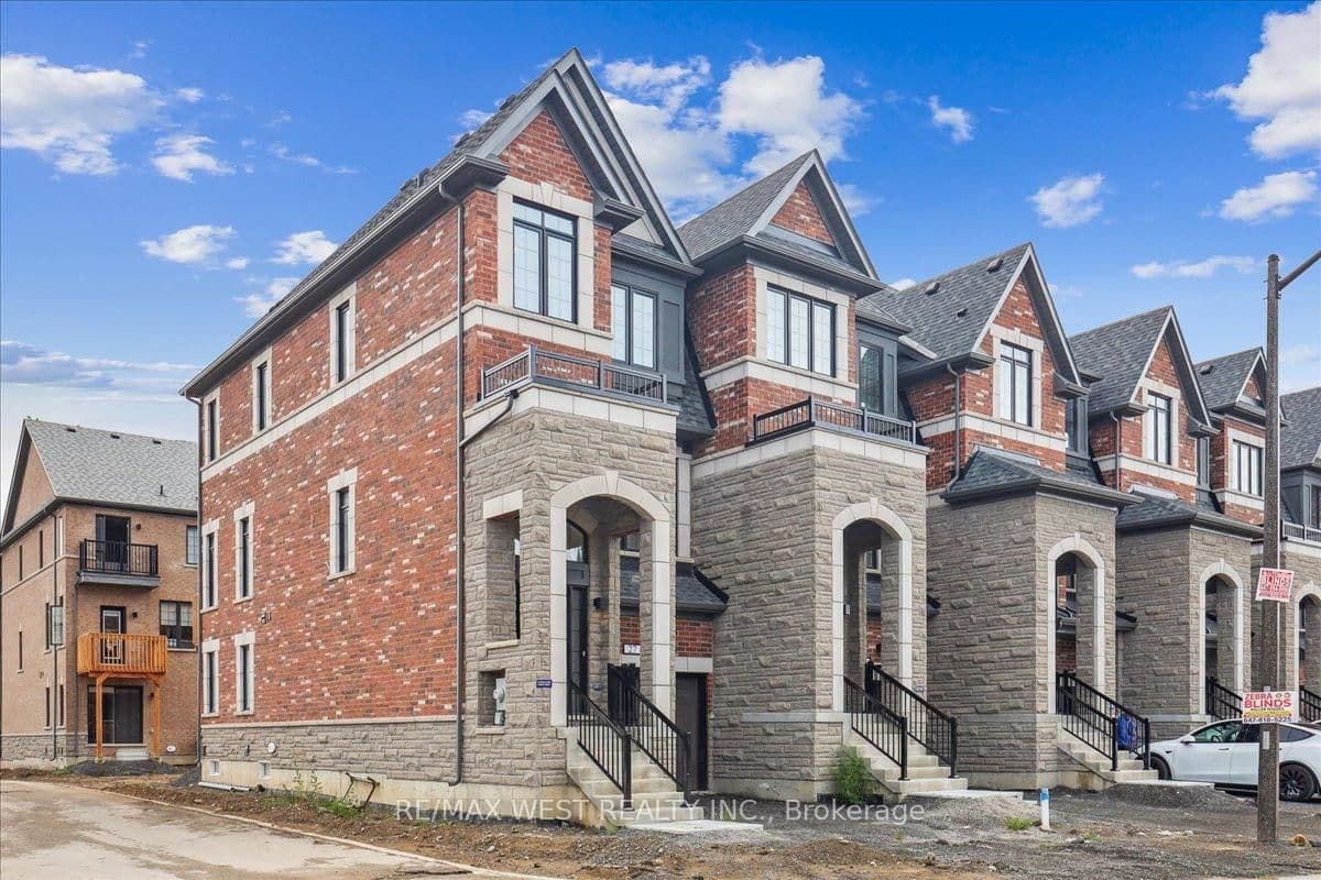 27 Frank Lloyd Wright Street