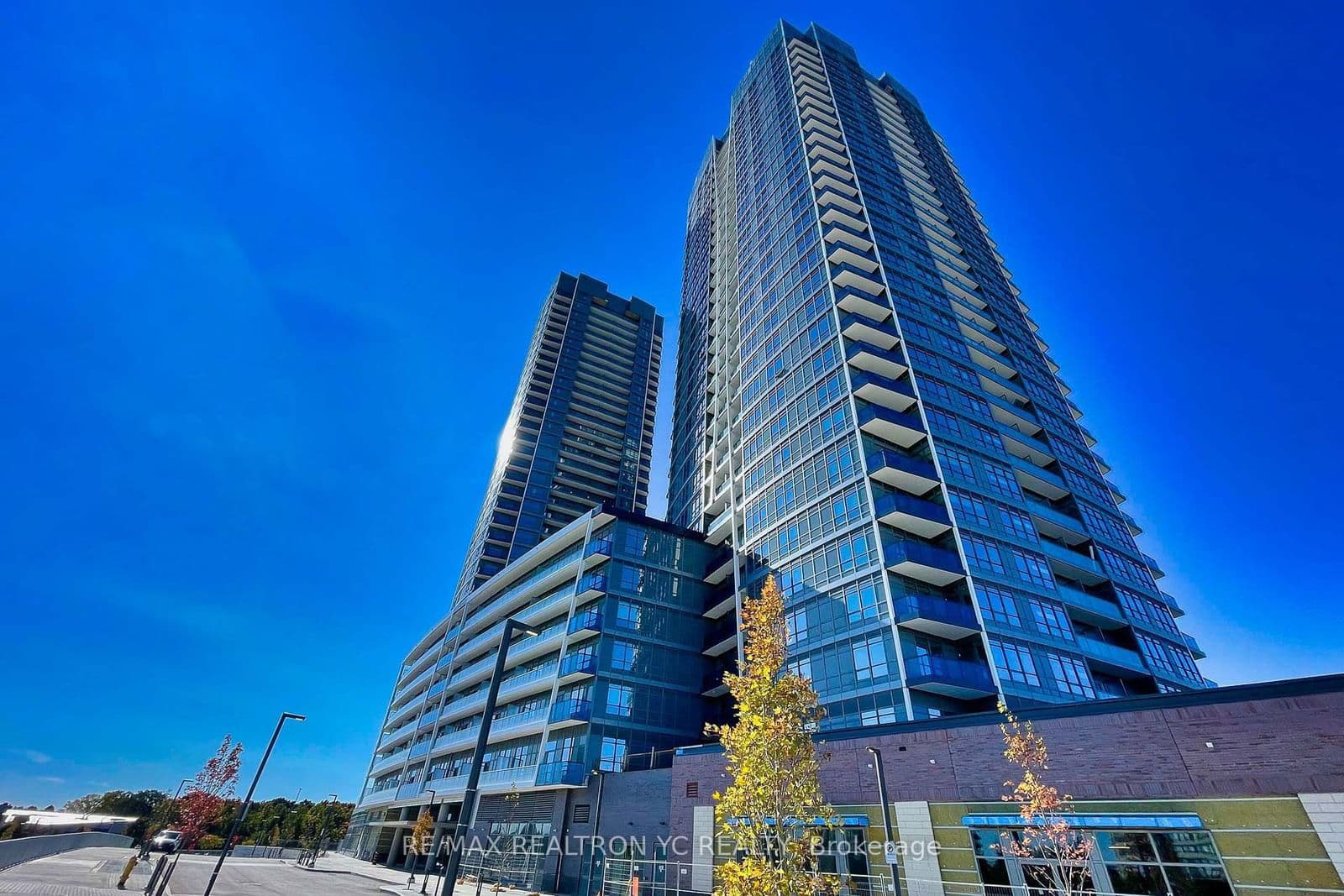 50 Upper Mall Way, Unit 2411